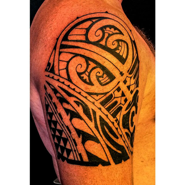 Poster Maori style tattoo design fits for a forearm. - PIXERS.NET.AU